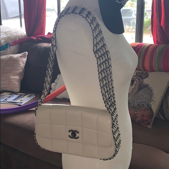 CHANEL ROCK AND CHAIN FLAP BAG. Firm price ! - Picture 8 of 10